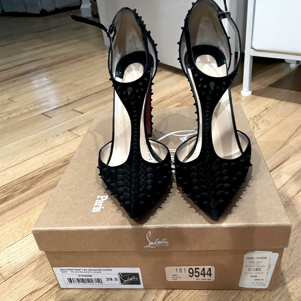GOLDOSTRAP 100 VEAU/VELOURS Christian Louboutin EU 39.5 black spiked heels